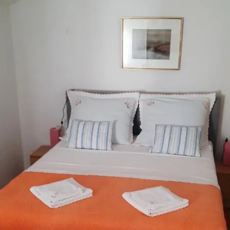 Nada - 100 M From Apartament