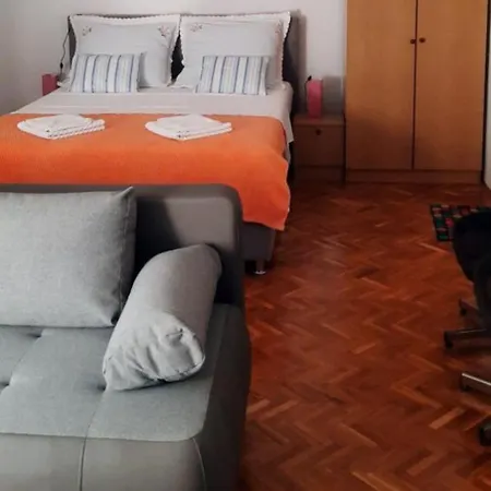 Apartamento Nada - 100 M From